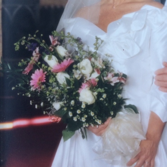 Wedding Gown - Picture 1 of 7